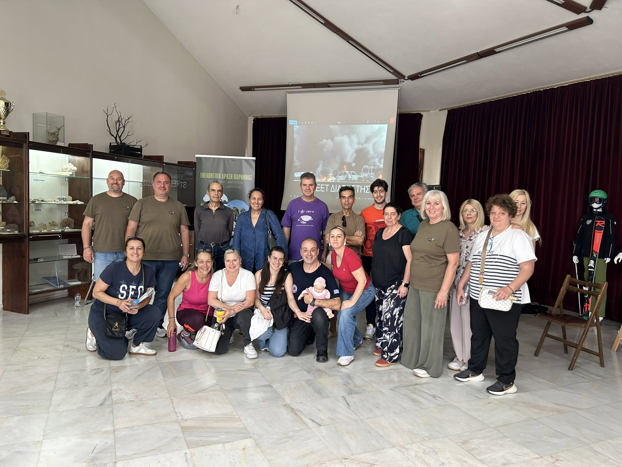 Ομαδική φωτογραφία από εκπαίδευση της Ε.Δ.ΠΑ.